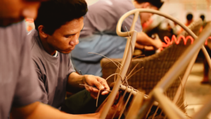 Dịch vụ sửa bàn ghế mây nhựa