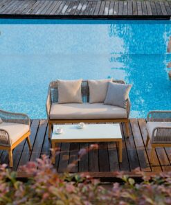 Bàn Ghế Sofa Mây Nhựa MN001 khung gỗ dây rope cạnh hồ bơi